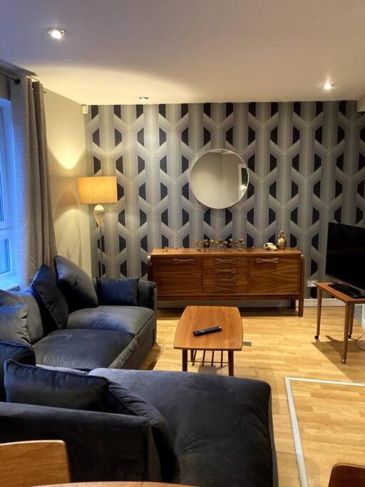 Stylish 2 Bed Accessible Flat Perfect Location Glasgow Exterior photo